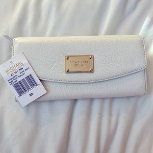 Brand New Micheal Kors White Slim Flap Leather Wallet